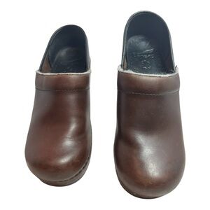 Dansko Women’s Leather Clogs